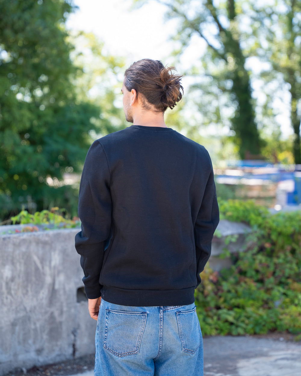 Schwarzes Herren-Sweatshirt mit Rundhalsausschnitt